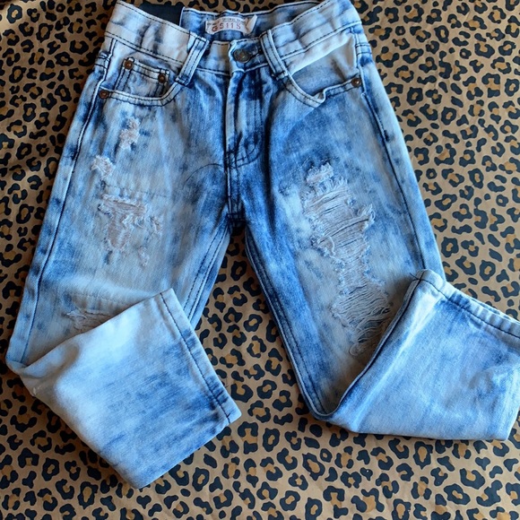 Distressed Jeans - Picture 2 of 5